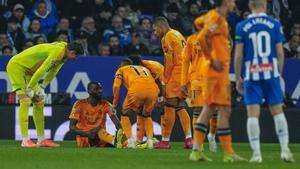 Antonio Rüdiger, jugador del Real Madrid, tras lesionarse frente al Espanyol.