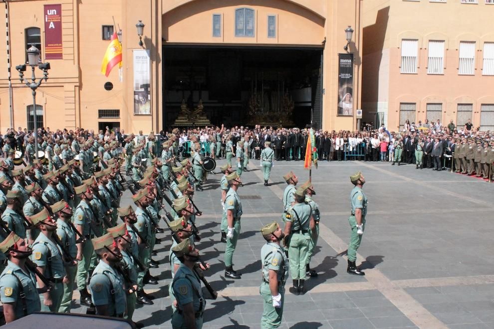 Jueves Santo de 2016 | Desembarco de la Legión y traslado de Mena