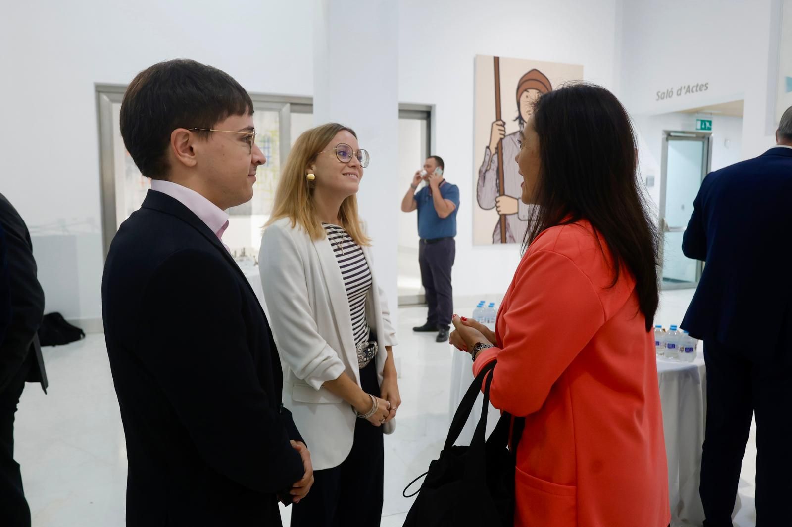 Llegada de los asistentes a la segunda edición del Foro de Energía en la Comunitat Valenciana