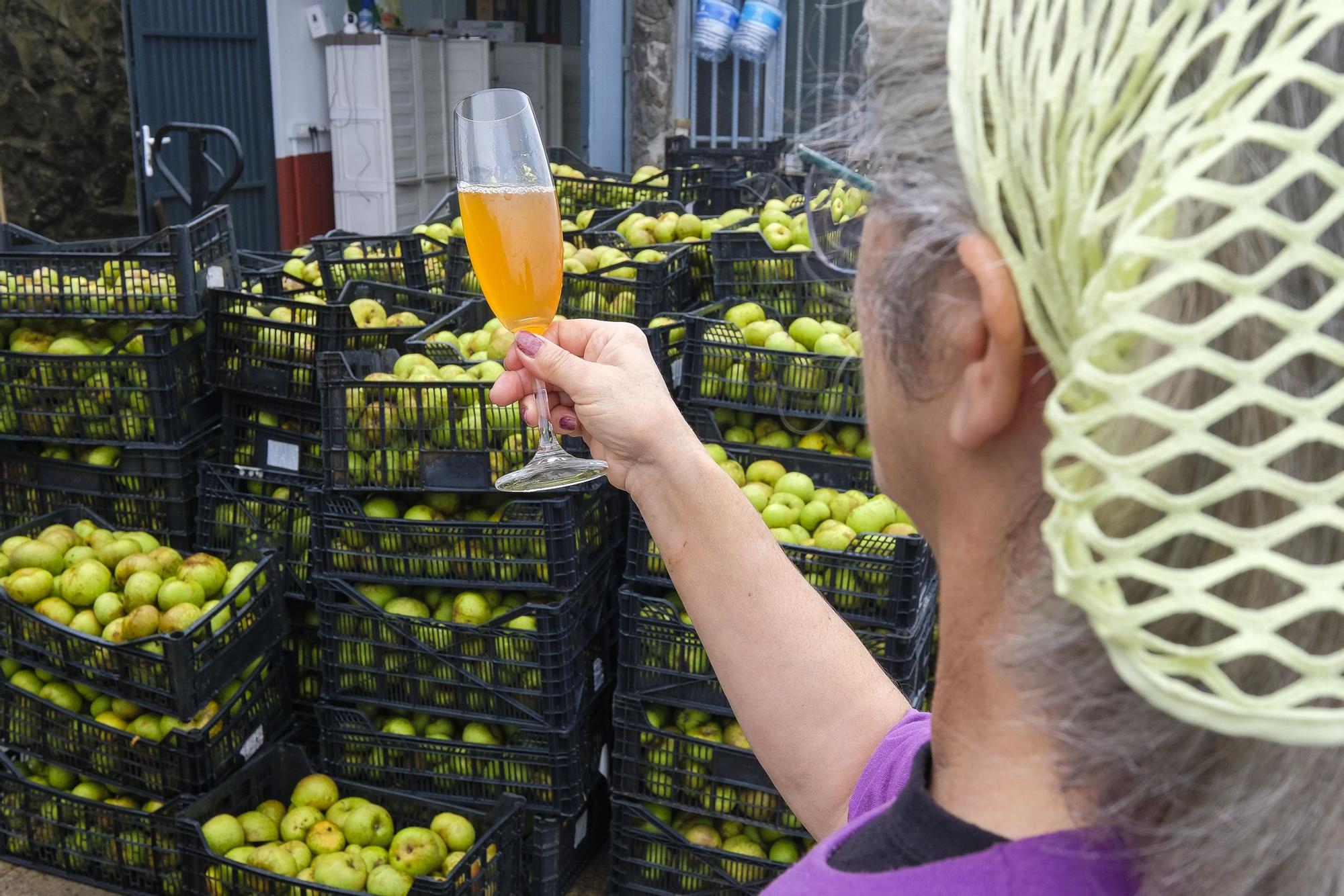 Un chubasco de manzanas