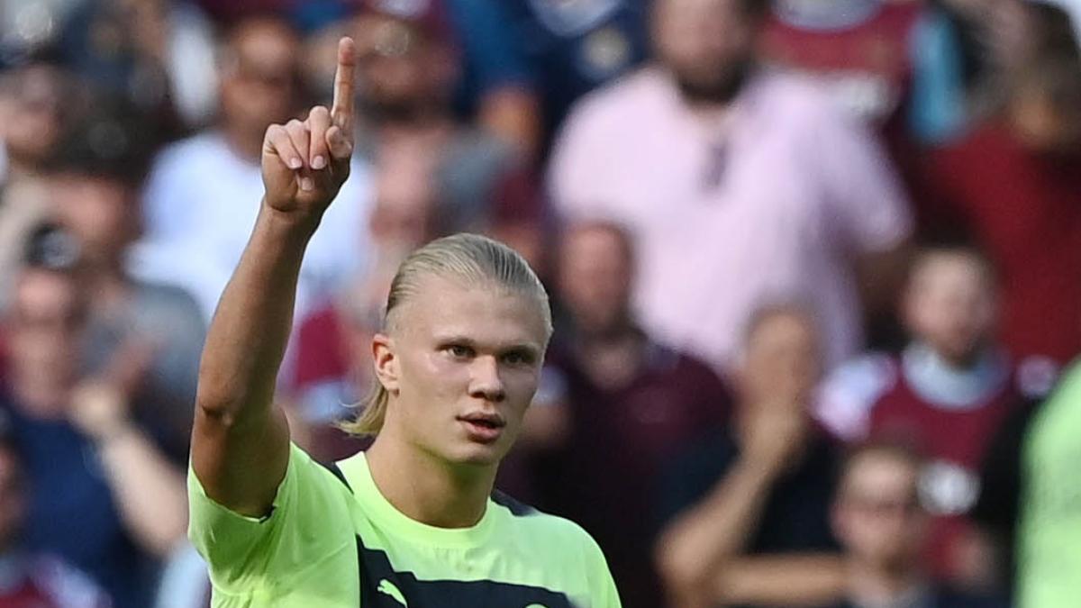 Erling Haaland celebrando sus primeros goles con la camiseta del Manchester City