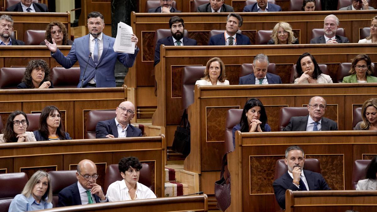 Gabriel Rufián, ERC, y Santiado Abascal, Vox. Sesión de control al Gobierno en el Congreso de los Diputados.