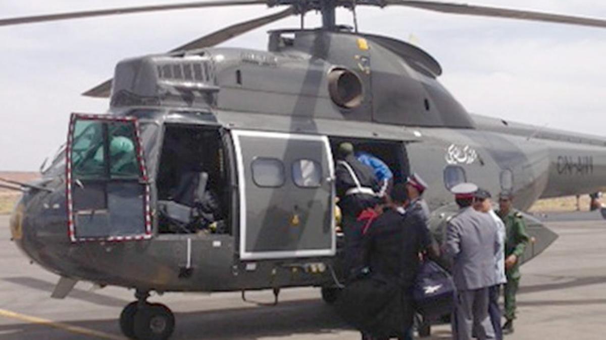 Uno de los helicópteros que han participado en el rescate de los accidentados en Marruecos.