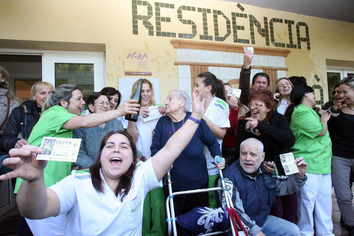 EL N?MERO 12.775, SEGUNDO PREMIO DE NAVIDAD, DEJA 20 MILLONES EN CATALU?A