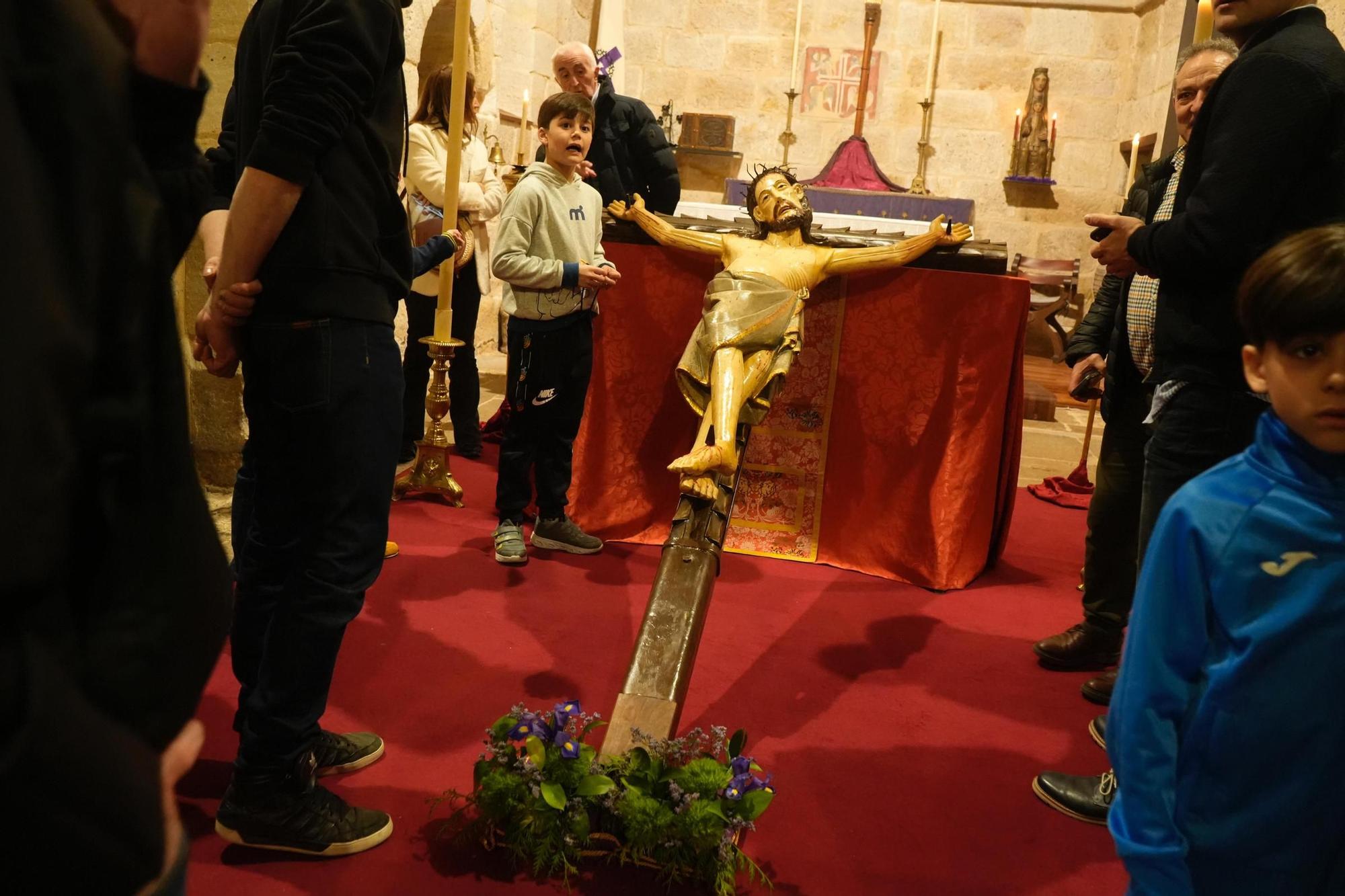 GALERÍA | Así prepara el Espiritu Santo la procesión del Viernes de Dolores en Zamora
