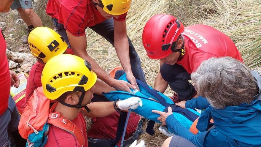 Auxilian a una excursionista herida en el Puig de l’Ofre