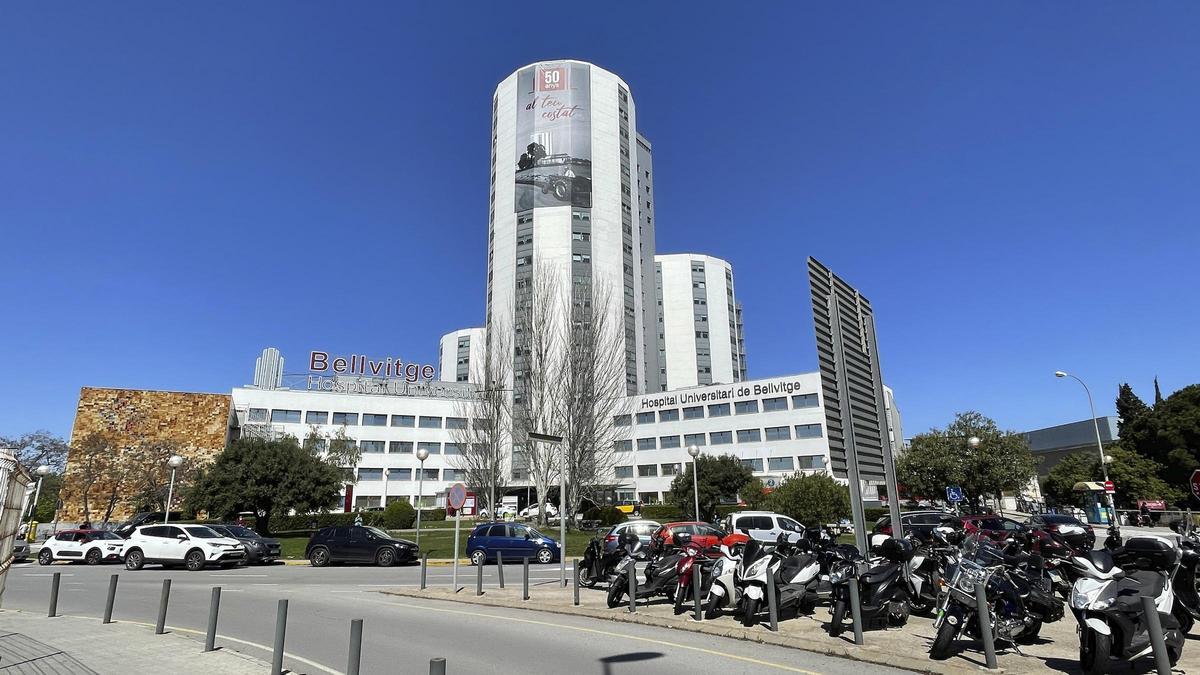 Facha del Hospital de Bellvitge, en L'Hospitalet de Llobregat.