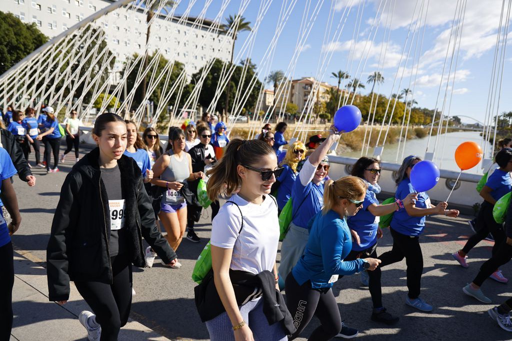 Imágenes del recorrido de la Carrera de la Mujer: avenida Pío Baroja y puente del Reina Sofía (I)