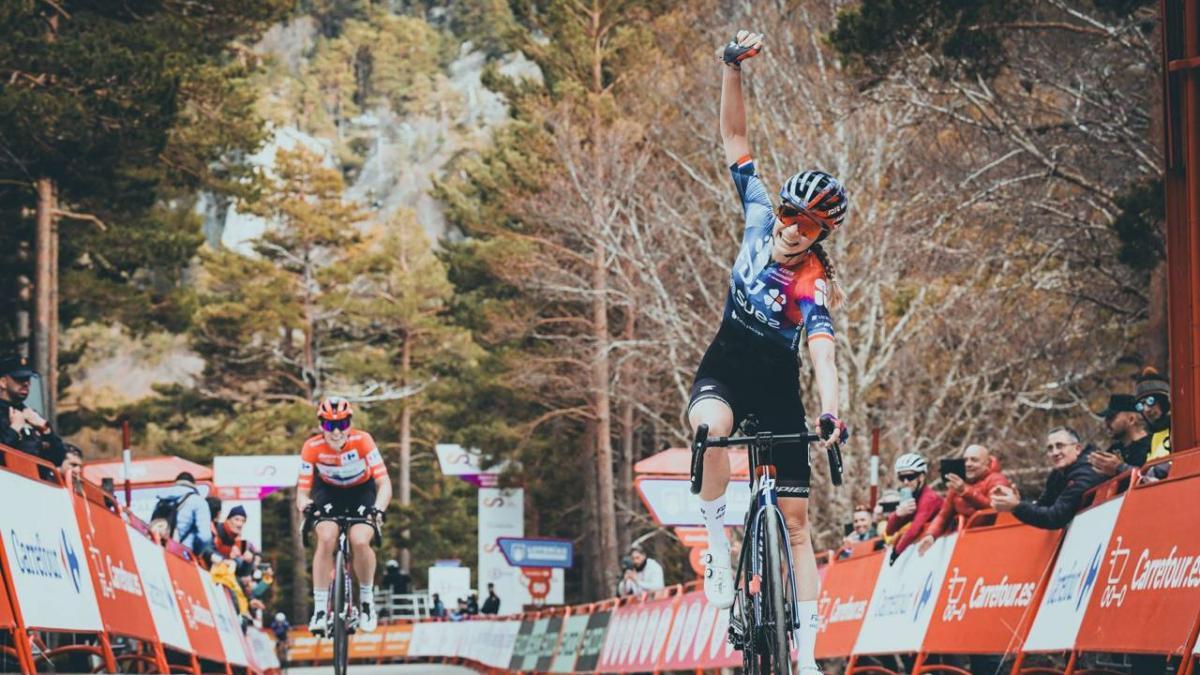 Vollering aumenta diferencias en la general tras la subida a Laguna Negra, aunque Evita Muzic se llevó la etapa