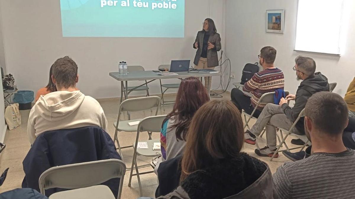 Primera de las sesiones participativas sobre vivienda social celebradas en Pedreguer.