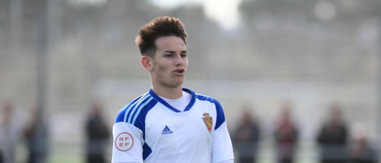 Pau Sans, durante un partido con el División de Honor juvenil del Real Zaragoza.