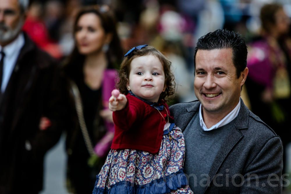 Ofrenda de flores a la Mare de Déu del Sofratge en Benidorm