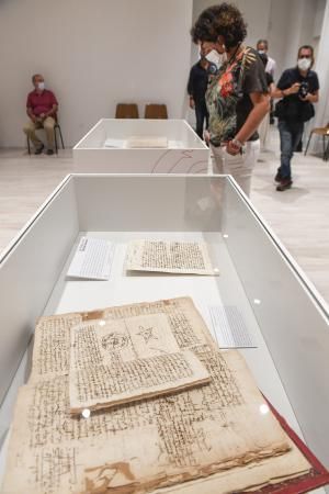 23-06-20 GENTE Y CULTURA. MUSEO CANARIO.LAS PALMAS DE GRAN CANARIA. Exposicion 'Entre Brujas y Papeles', donde se mostrará una selección de documentos del archivo de la Inquisición de Canarias relacionados con la práctica de la brujería y las tradiciones de la noche de San Juan.. Fotos: Juan Castro  | 23/06/2020 | Fotógrafo: Juan Carlos Castro