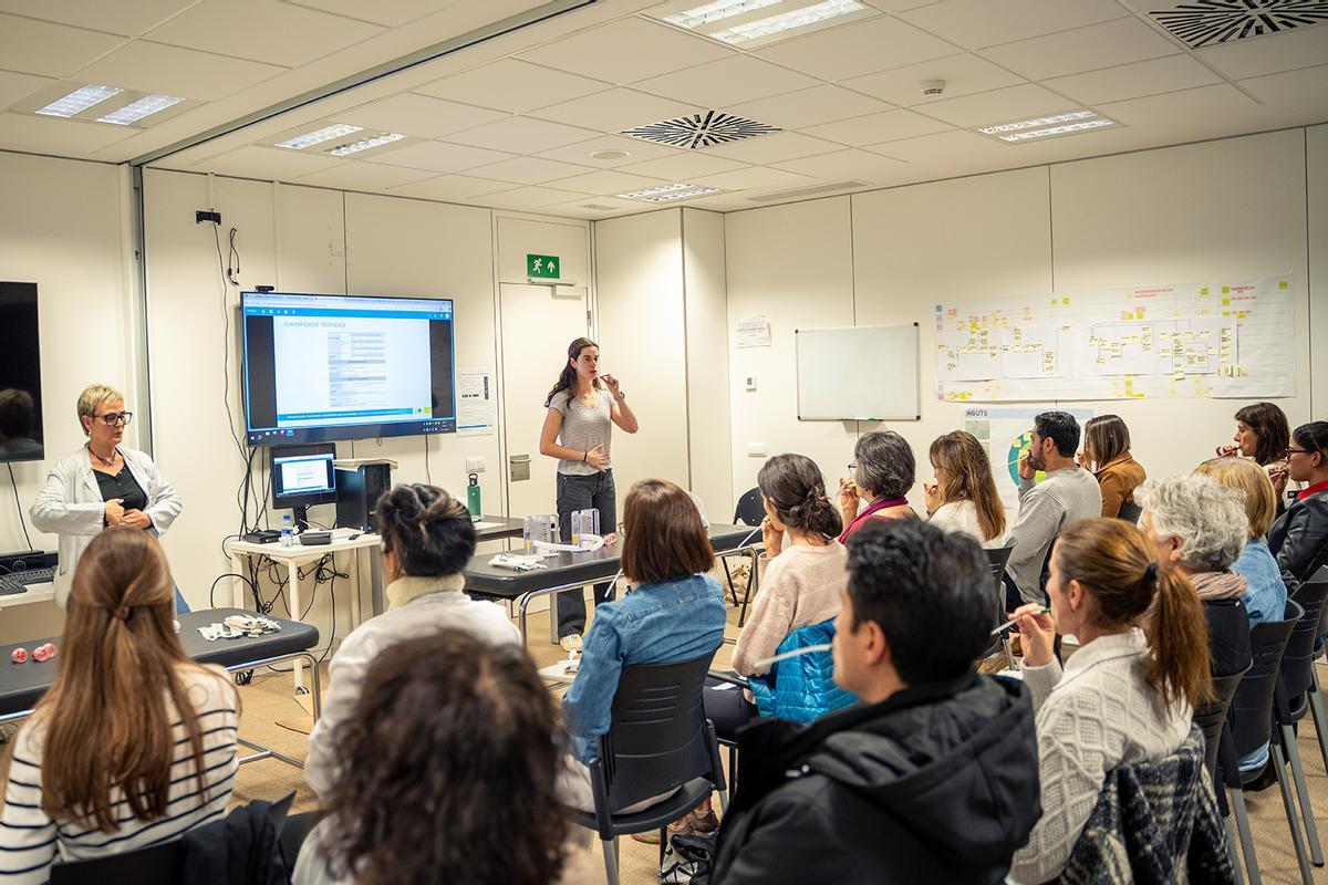 La jornada va comptar amb la presència de més d'un centenar de participants