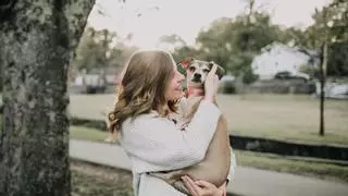 Este es el motivo por el que no debes abrazar a tu perro, según un estudio