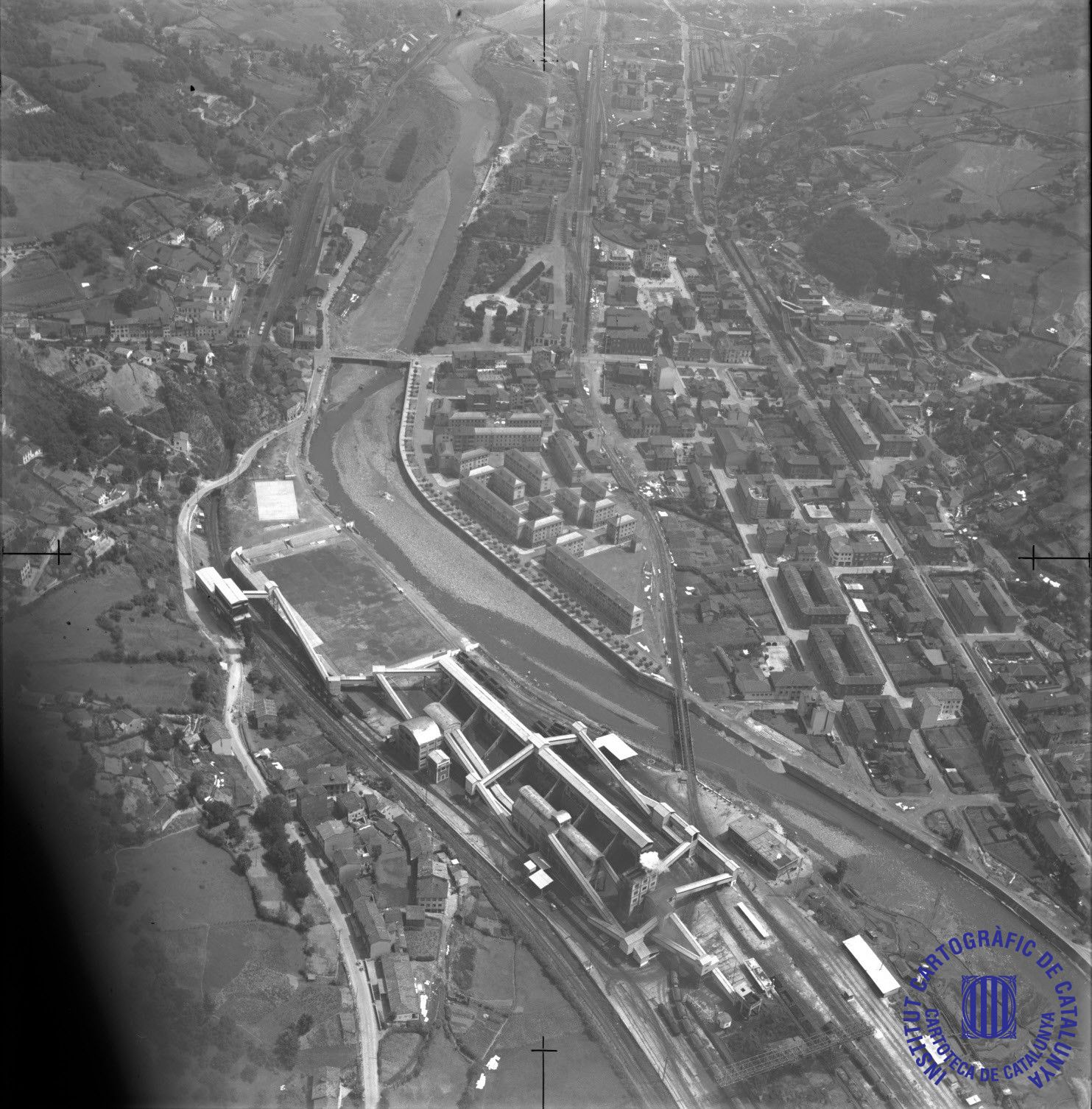 Un vuelo al pasado: así era Asturias, desde el aire, en 1962