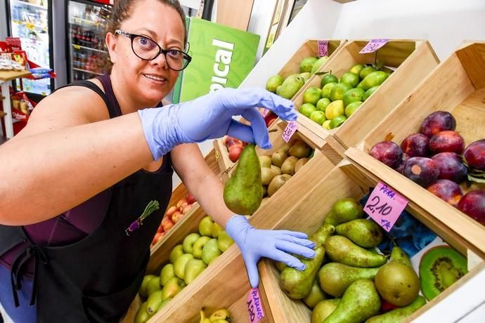 13-09-19 LAS PALMAS DE GRAN CANARIA. DISTINTAS FRUTERIAS. LAS PALMAS DE GRAN CANARIA. Reportaje fruterías. Fotos: Juan Castro.  | 13/09/2019 | Fotógrafo: Juan Carlos Castro