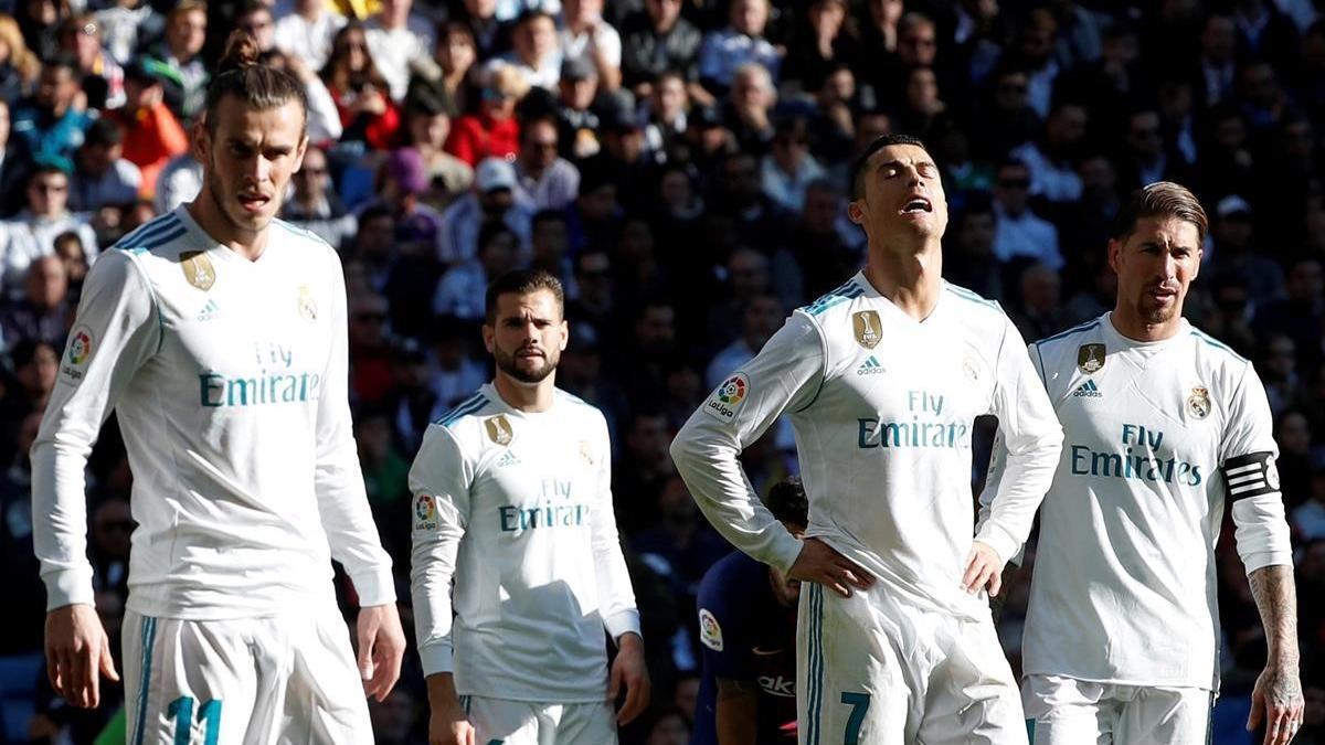 Bale, Nacho, Ronaldo y Ramos, con gesto de resignación durante el clásico del sábado