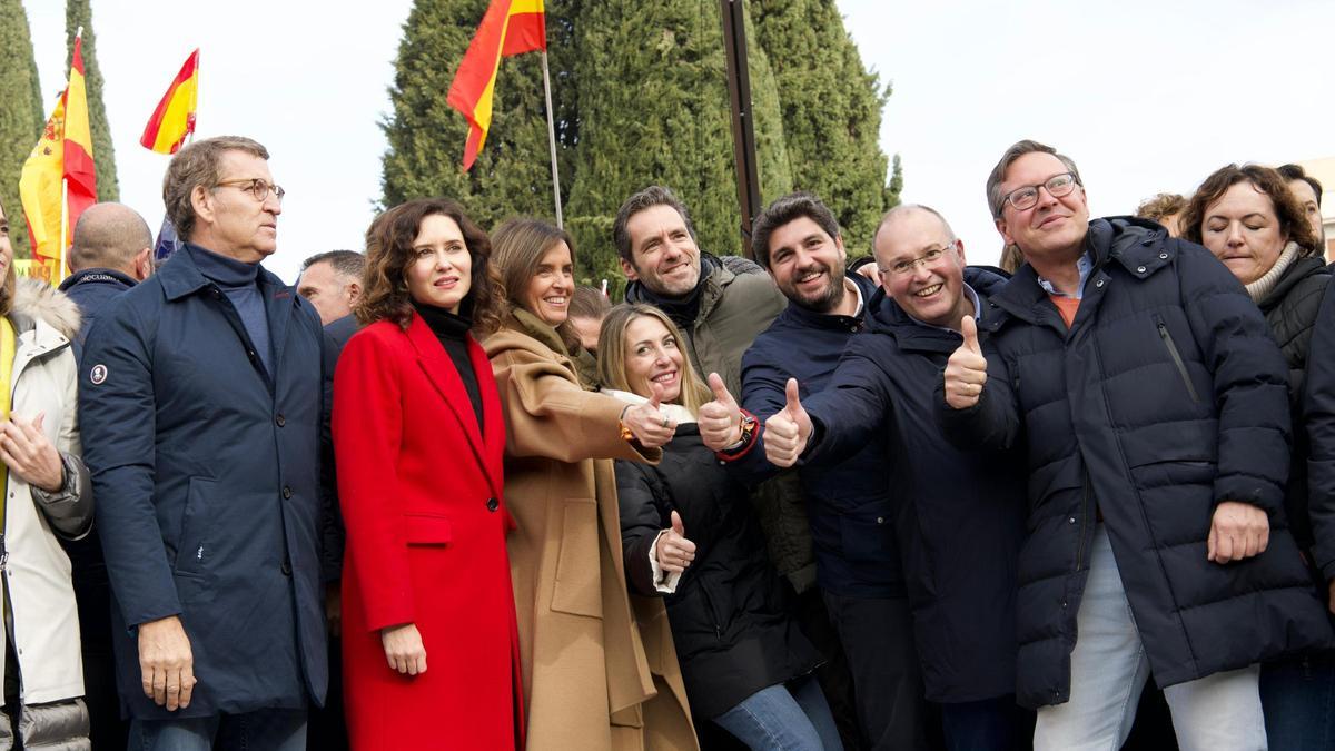 López Miras en Madrid con Feijóo y otros dirigentes del PP.