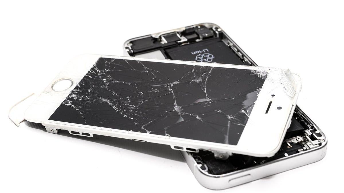 Smartphone roto en la cuarentena