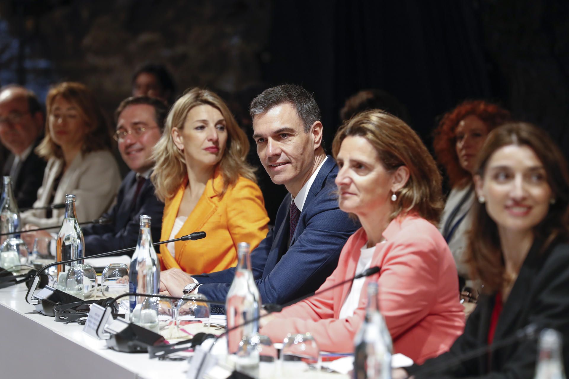 Yolanda Díaz junto a Pedro Sánchez en la Cumbre Hispano Portuguesa.