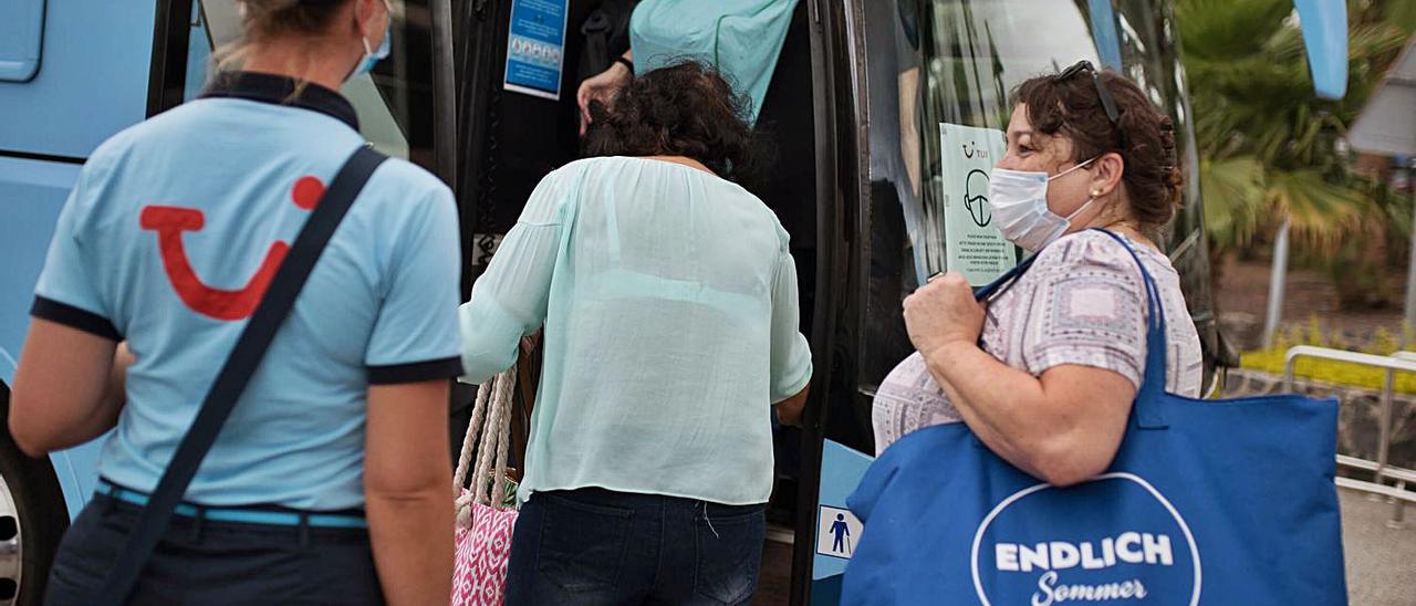 Turistas llegados con TUI el fin de semana  a las lslas.