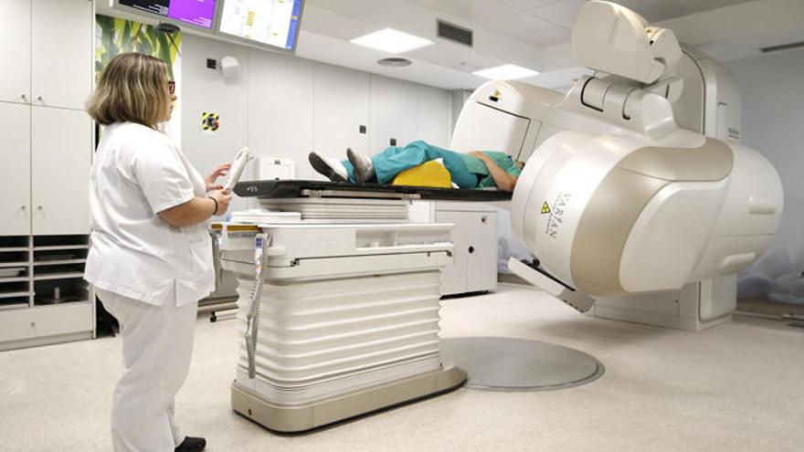 Acelerador lineal para radioterapia en un hospital gallego.