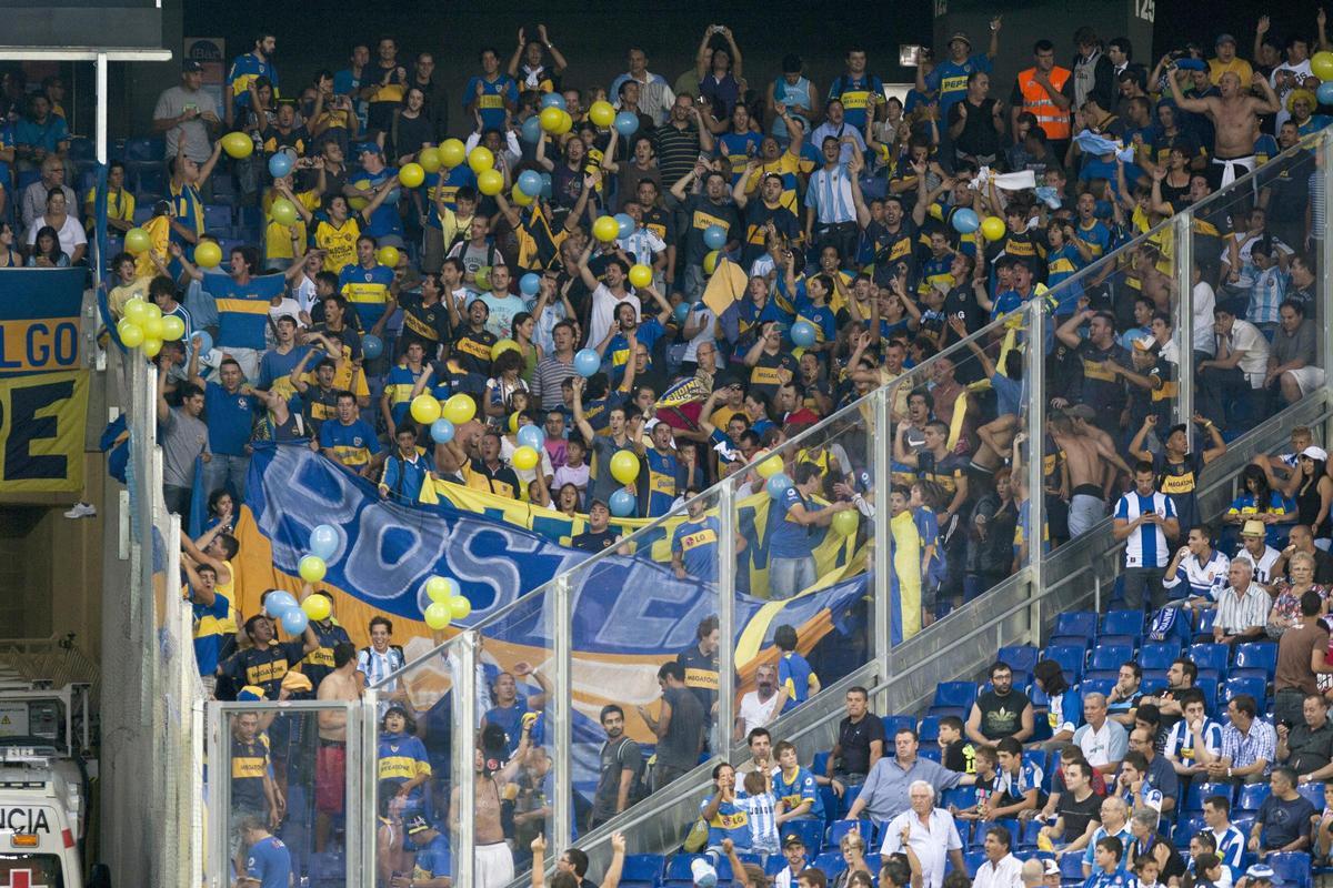 La afición de Boca, en el estadio de Cornellà-El Prat