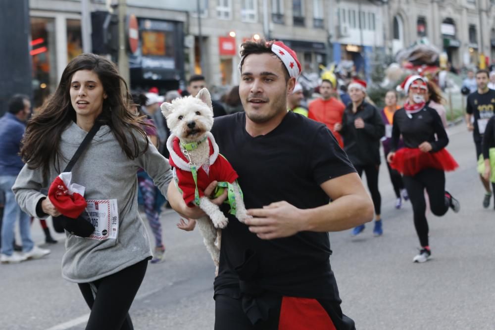 Miles de participantes celebraron el fin de año por el centro de Vigo