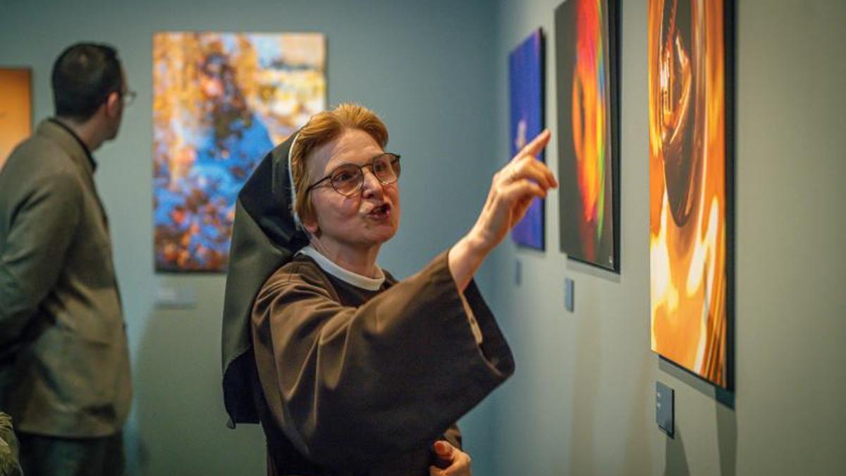 Sor Isaura, en la exposición de su obra en Pedralbes, este viernes.