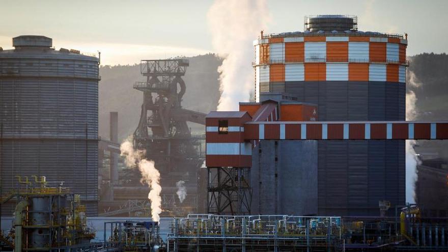 ArcelorMittal plantea una reducción temporal de 15 empleos en las baterías de cock de Gijón