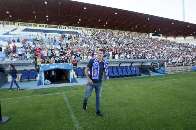 Presentación de Zapater en la Romareda