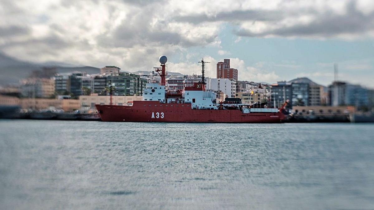 Imagen del buque de investigación oceanográfica ‘Hespérides’ en el Puerto de Las Palmas.