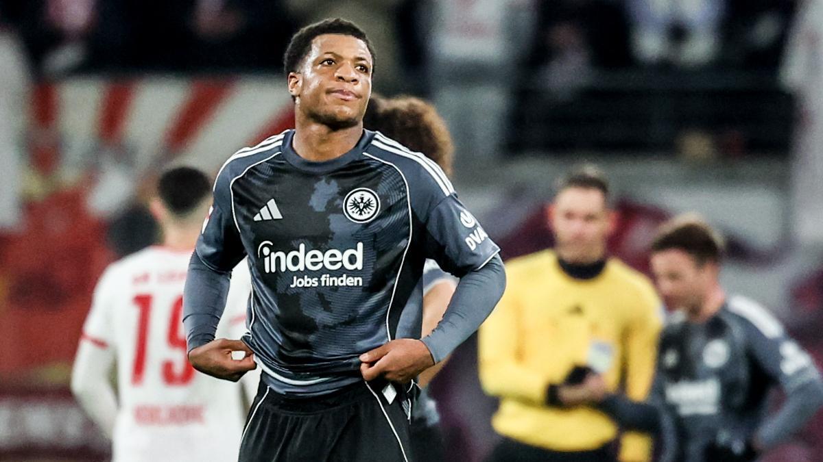 Jessic Ngankam, del Eintracht Frankfurt, tras caer ante el RB Leipzig