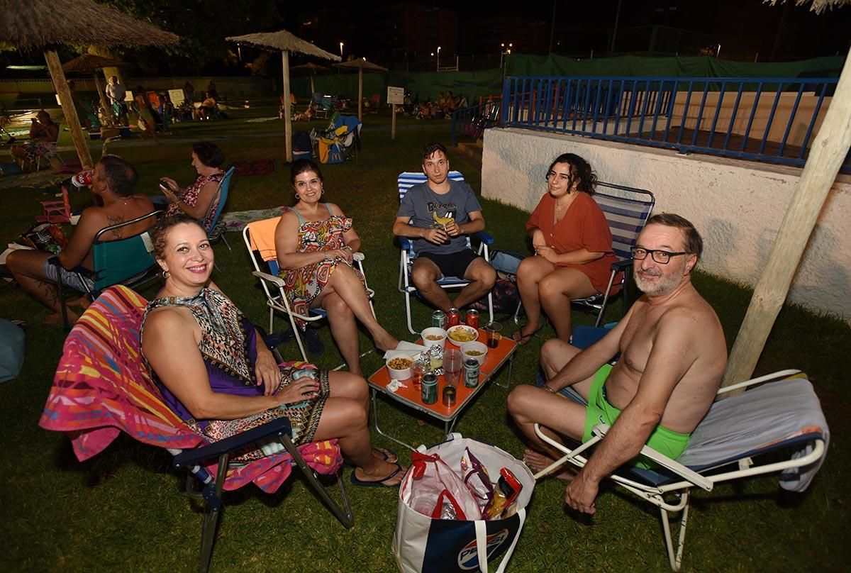 Sesión nocturna en la piscina de la Fuensanta