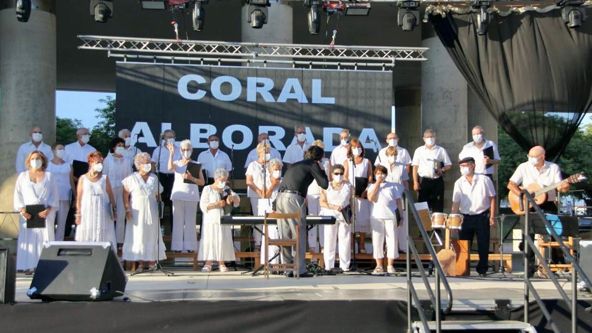 Actuación de la coral Alborada.