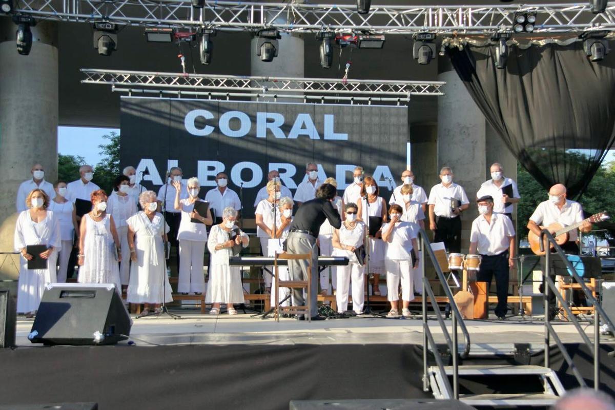 Actuación de la coral Alborada.