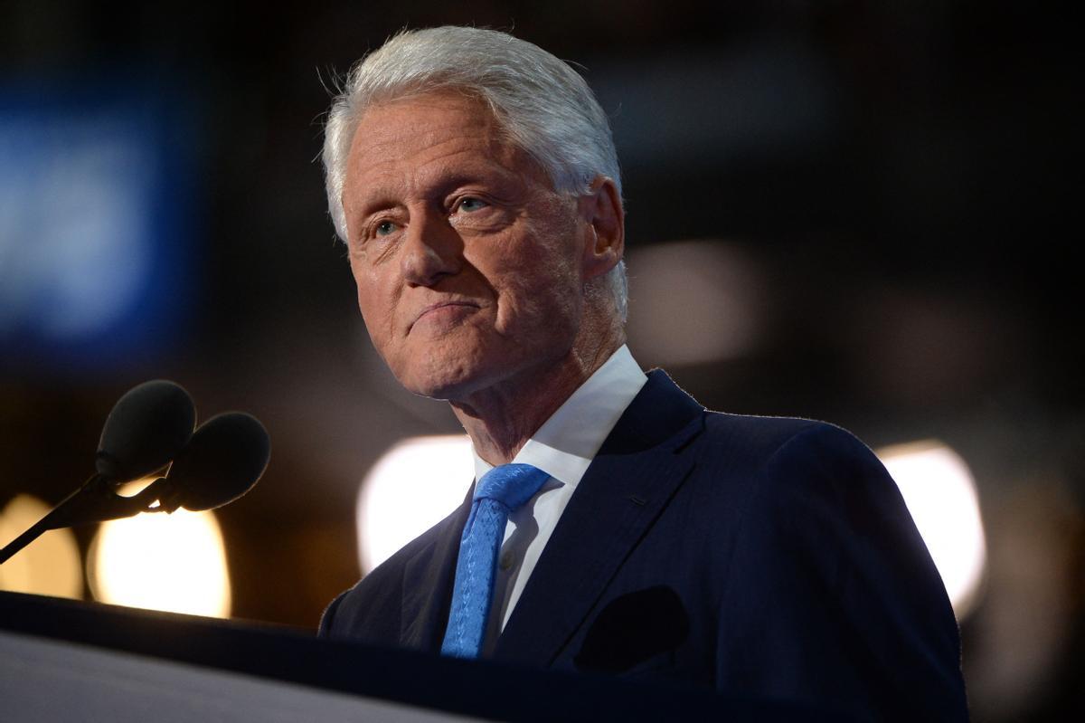 Bill Clinton rep l’alta hospitalària després de recuperar-se de la seva infecció