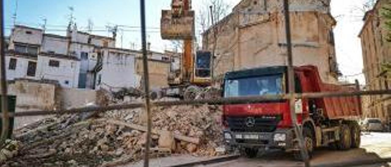 El Ayuntamiento de Alcoi impulsa la demolición de seis casas para evitar nuevos derrumbes tras el temporal