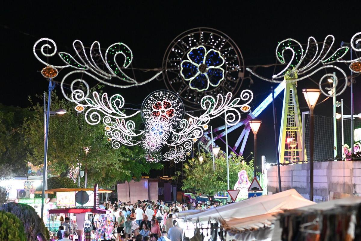 Gran ambiente y afluencia de público en la Feria Real de Baena
