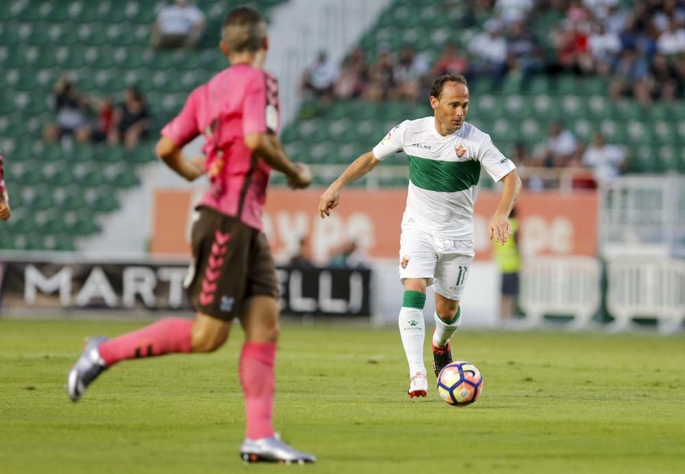 El Elche CF acelera en casa