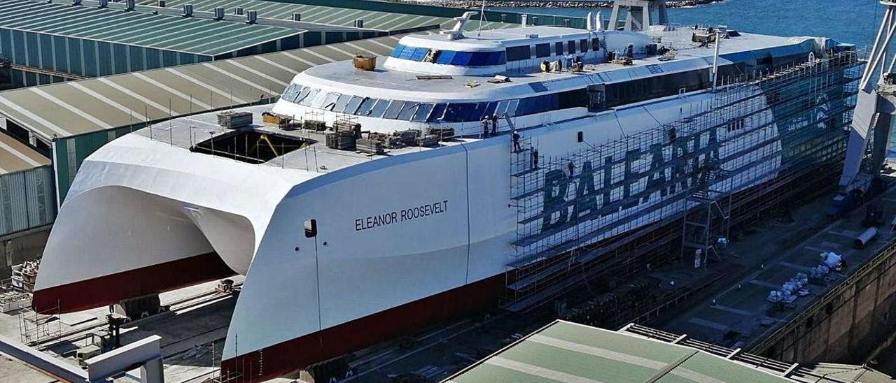 El ferry rápido de Baleària &quot;Eleanor Roosevelt&quot;, en la grada de armamento de Armón Gijón.
