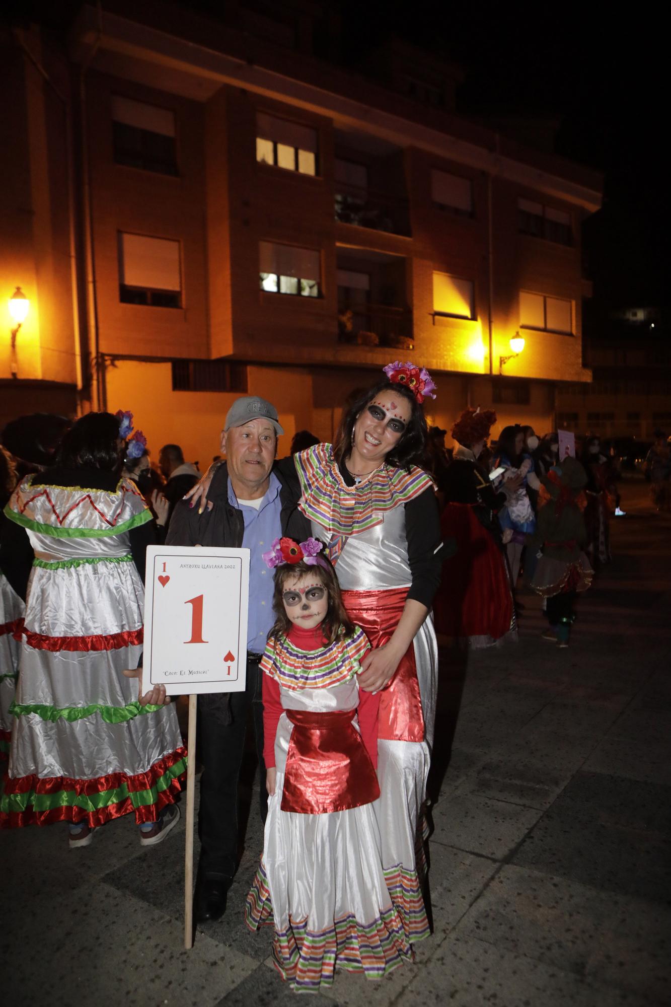 Desfile de Antroxu en Laviana