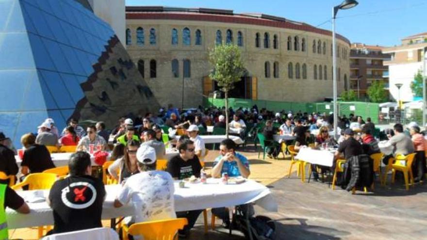 Villena sigue las celebraciones de la apertura de su plaza de toros con una concentración motera