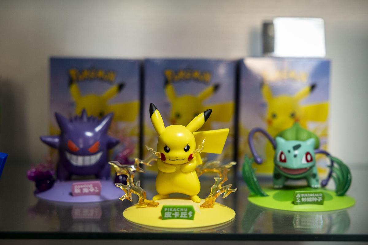 NUEVA TIENDA DE COLECCION Y COMICS EN LA CALLE CORTES DE ARAGON - TIENDA CARDS COLECTION