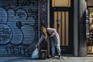 Revés al porta a porta de Sant Andreu per intrusisme i violació de la intimitat