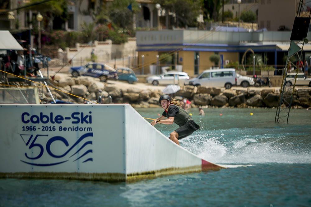 El cable-ski de Benidorm celebra su medio siglo