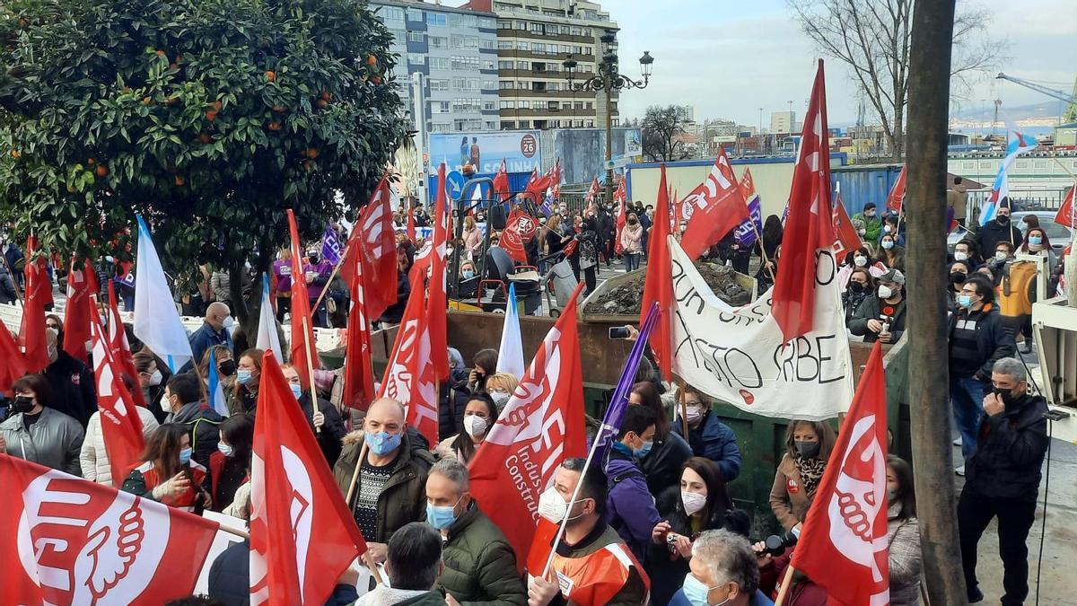 Manifestación del sector conservero en Vigo: "Patronal, escoita a conserva está de loita!"