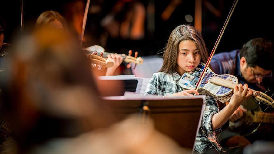 La música y el reciclaje ofrecen un futuro mejor