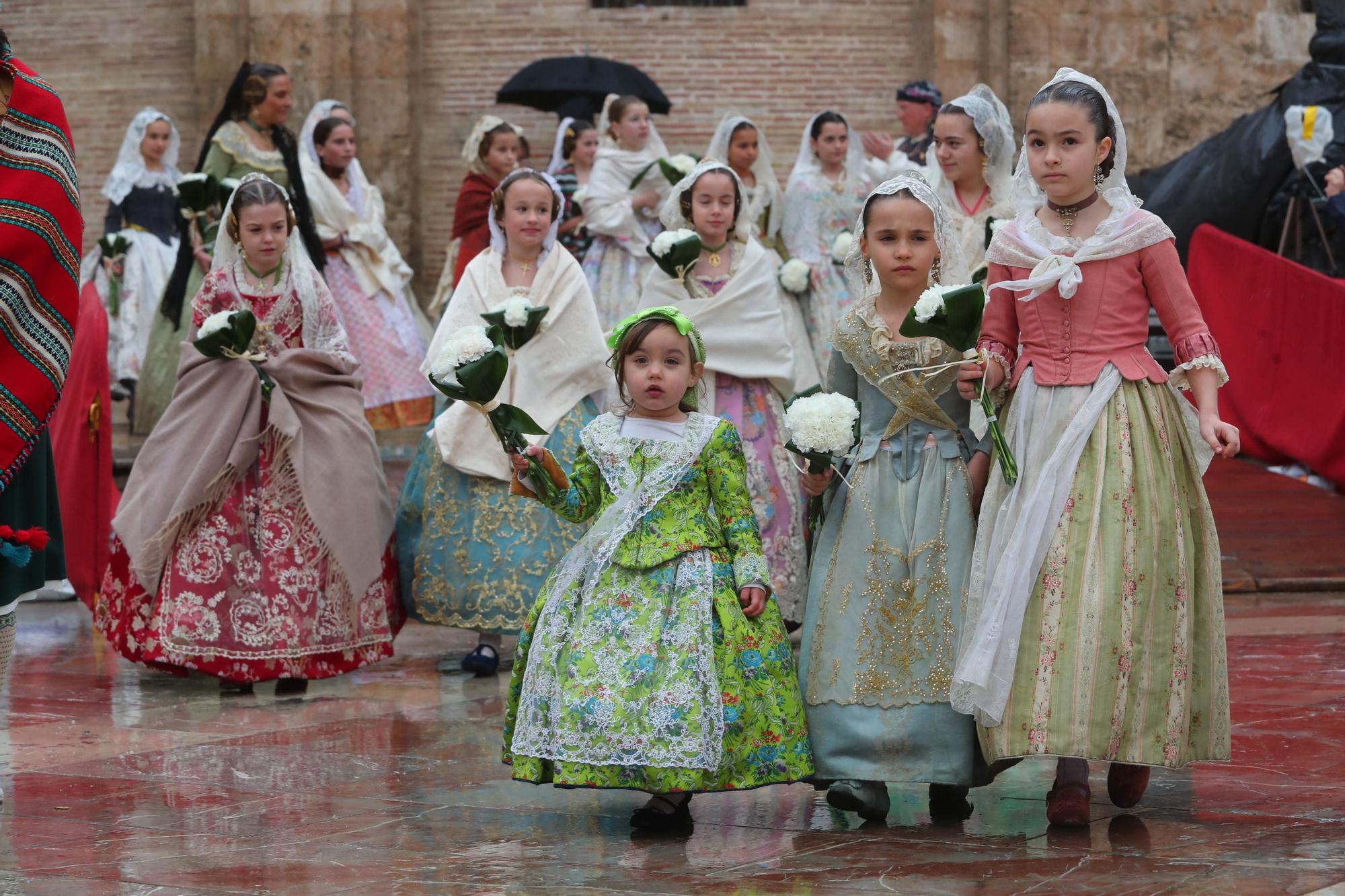 Búscate en el primer día de ofrenda por la calle de la Paz (entre las 15:30 a las 17:00 horas)